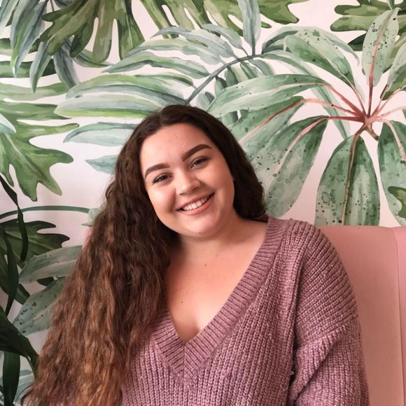 Meet your Posher, Nicole - Picture 1 of 1